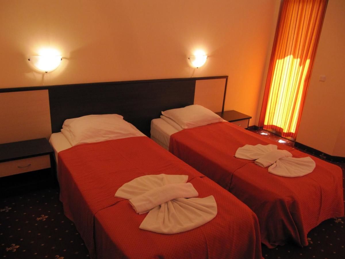 Отель Maverick Hotel Солнечный Берег