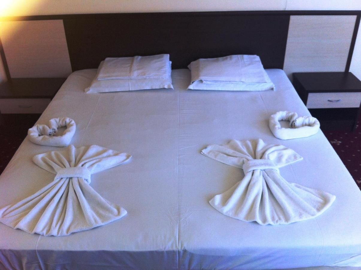 Отель Maverick Hotel Солнечный Берег