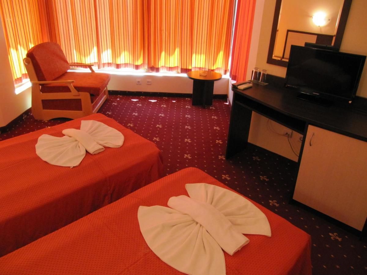 Отель Maverick Hotel Солнечный Берег