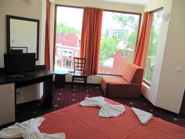 Отель Maverick Hotel Солнечный Берег-16