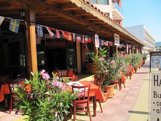 Отель Maverick Hotel Солнечный Берег-31